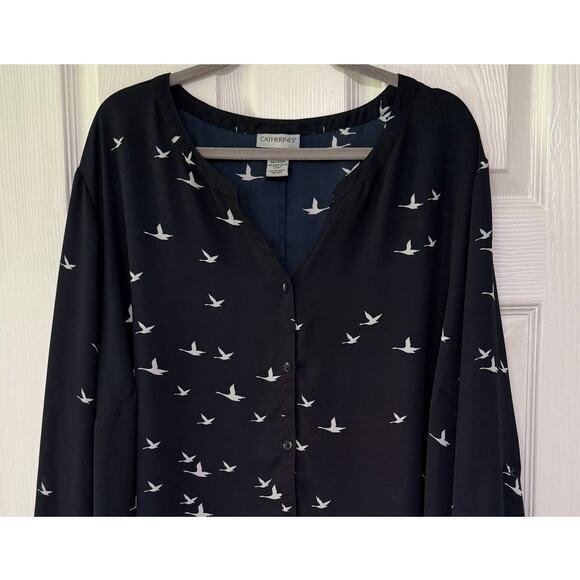 Catherines Women's Navy Stork Print Roll Tab Sleeve Top Size 4X-30/32W - Picture 2 of 10